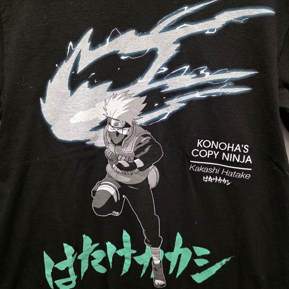 Black‎ Graphic T-Shirt with Anime Design - Picture 2 of 3